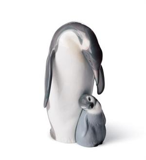 Penguin Love Figurine