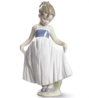 Lladro - Look at My Dress